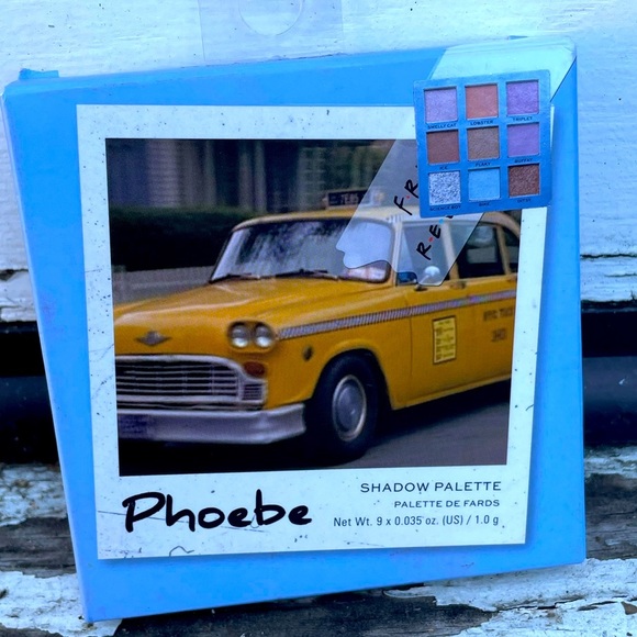 9 Shades Eyeshadow Palette Makeup Revolution X Friends  (Phoebe) - Picture 1 of 4